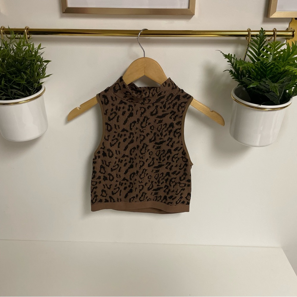 🌹Leopard Print Mock Neck